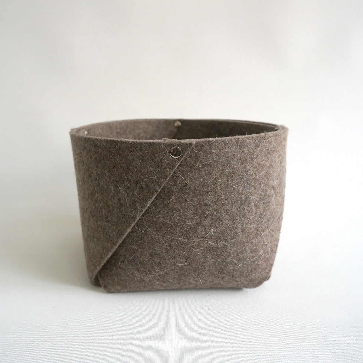 organizer West medium van 3 mm dik zwart merinowolvilt, ideaal voor sleutels, pennen of sieraden – handgemaakt in Nederland.