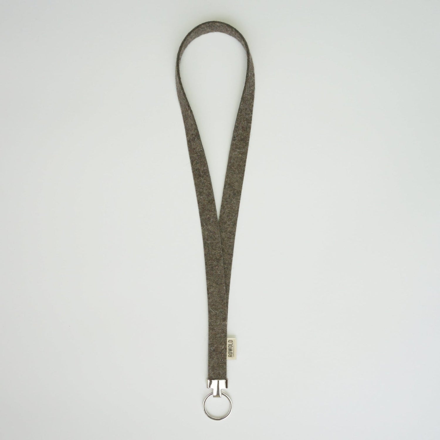 IJsblauw keycord van vilt – frisse, stijlvolle sleutelhanger met metalen ring