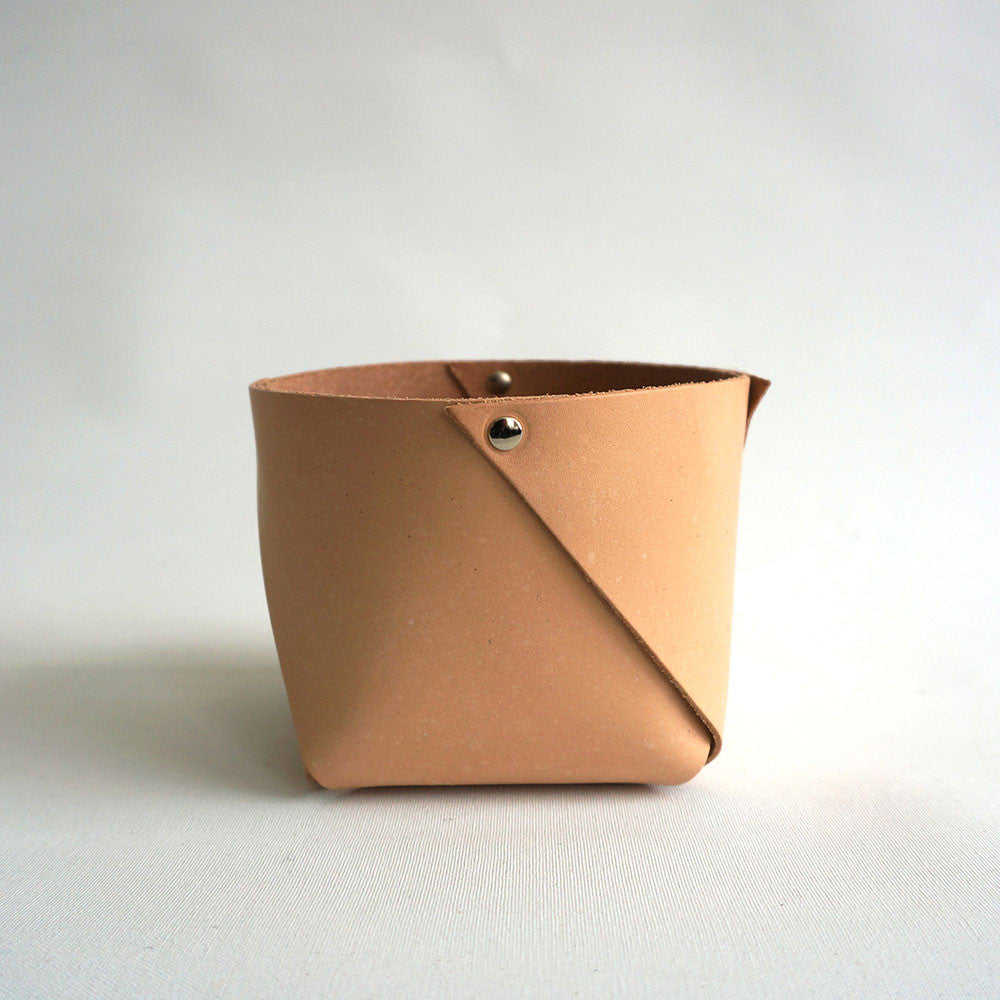 organizer West small van zwart leer, ideaal voor sleutels, pennen of sieraden – handgemaakt in Nederland.